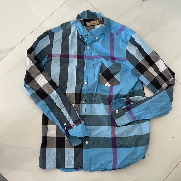 Burberry Button Down Long Sleeve Shirt in M